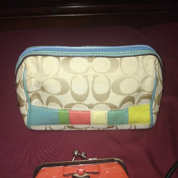 ❤️Lot 4 COACH Wristlet Kisslock Wallet Cosmetic Makeup Case 3 Hangtags/Fobs - Picture 2 of 10